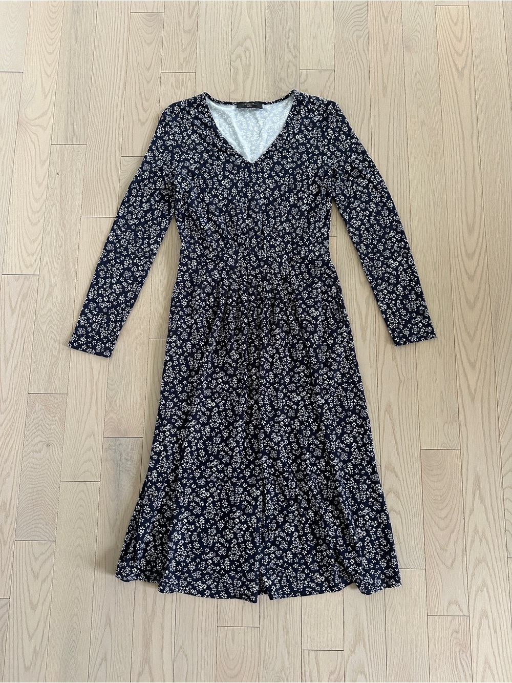 😍👗WEEKEND MaxMara Women’s Navy Floral Long-Sleeve V-Neck Dress NWOT